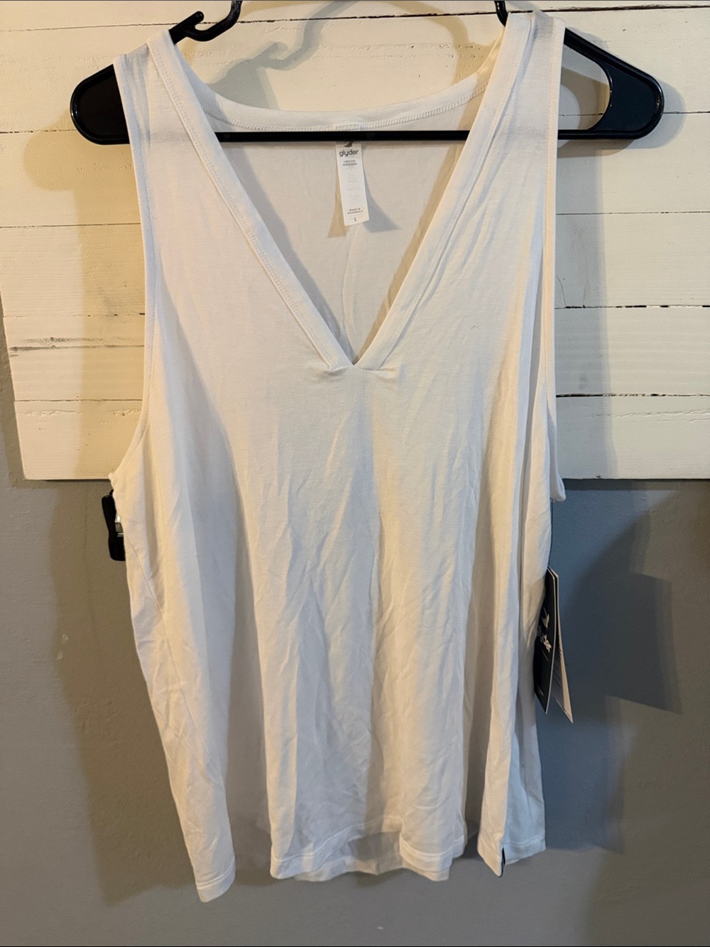 Glyder White V-Neck Sleeveless Tank